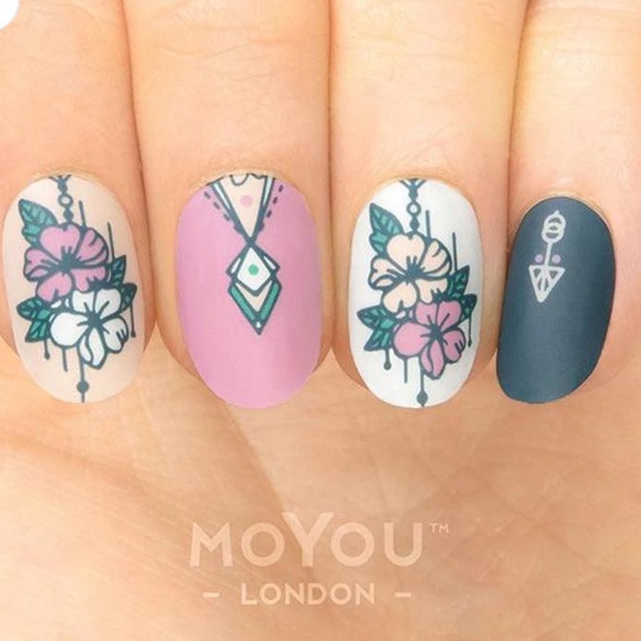 MoYou London nail art stamping plate Flower Power 25 NWOT - Picture 2 of 5
